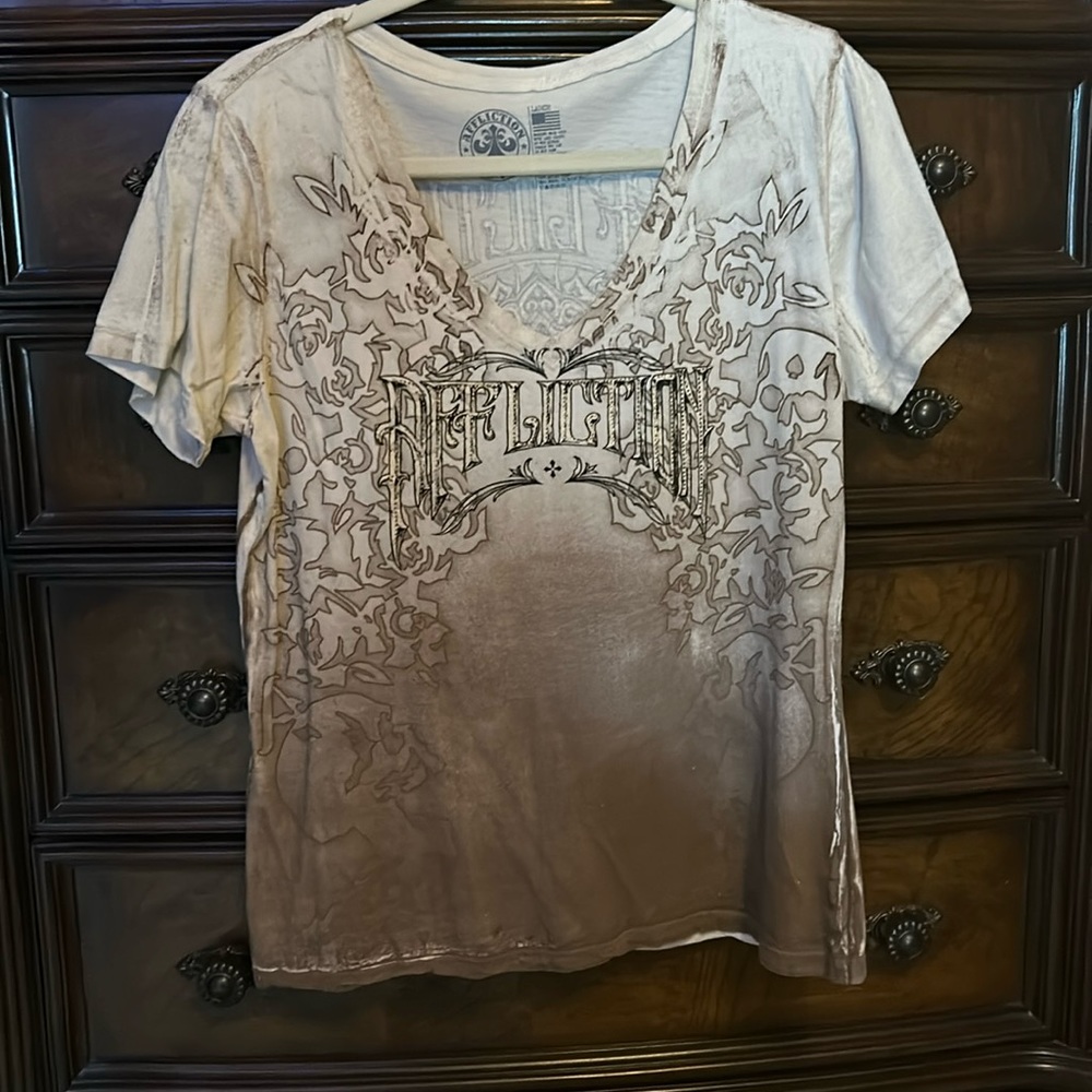 Super cute Affliction bling top🌹
